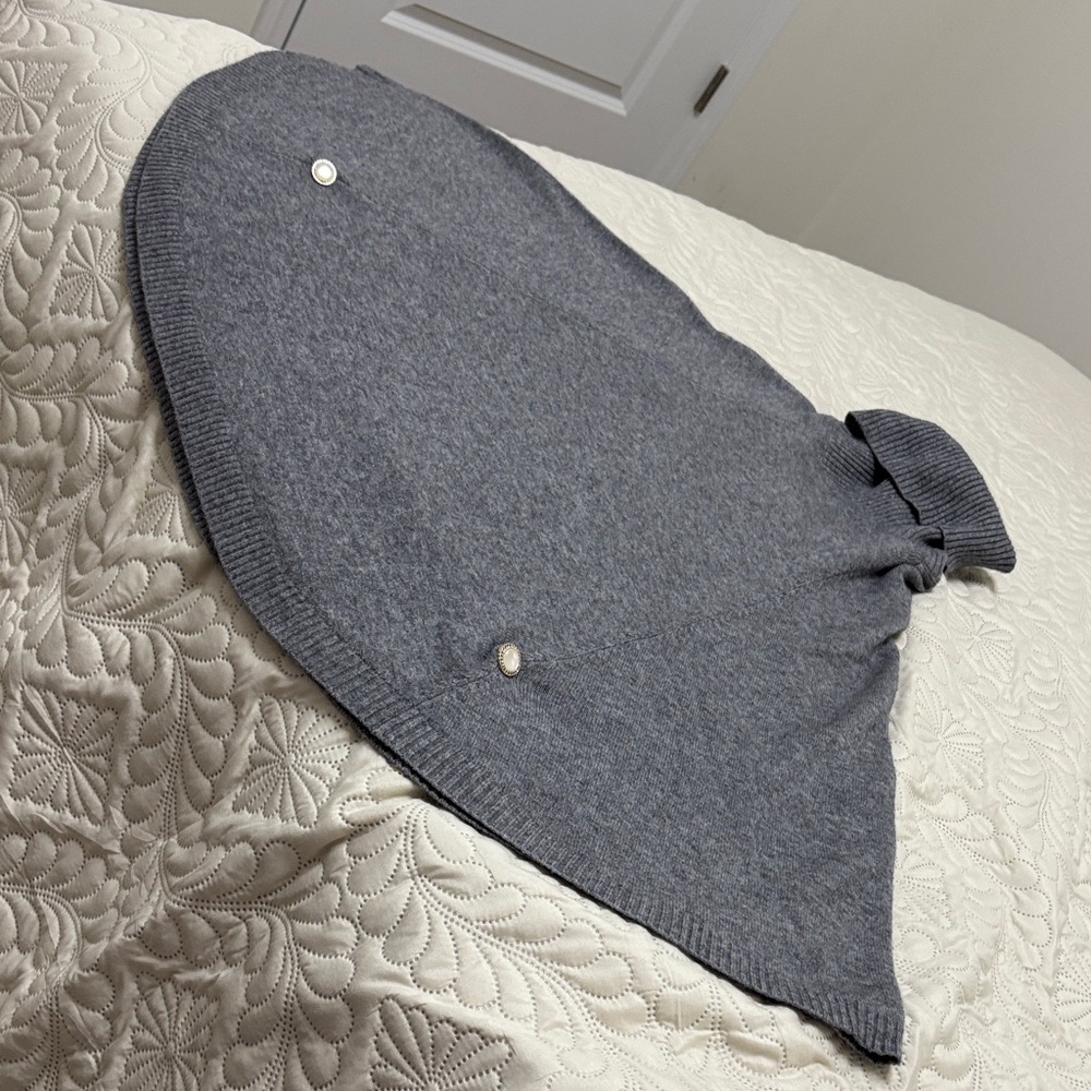 Elegant Gray Women's Poncho